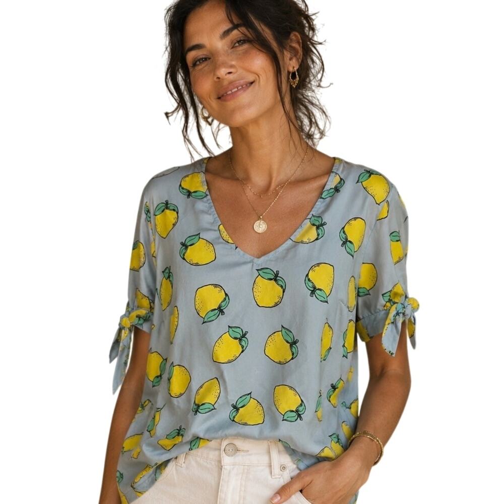 Modcloth Lemon Top Womens Medium Light Blue & Yellow V-Neck Novelty
